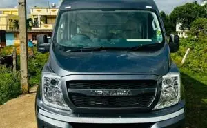 Grey Force Urbania 17-seater, front view